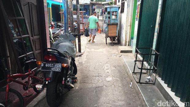 Nasib Jalur KA Belanda di Salemba: Rel Jadi Pembatas Jalan