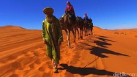 Trend wisata pertama, di tahun 2018 traveler akan mencoba destinasi terkait gurun seperti Maroko hingga Dubai. Hal itu diketahui lewat kenaikan jumlah traveler yang memilih gambar gurun hingga 125% (Dok. detikcom)