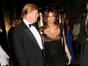Noda Aneh di Kartu Ultah Donald Trump Bikin Netizen Curiga