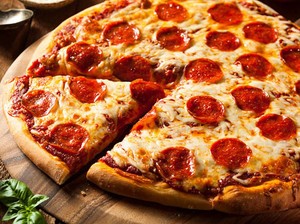Apa Benar Pizza Bisa Tingkatkan Produktivitas Kerja?
