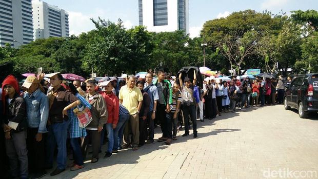 Tukar Uang Buat Lebaran Jangan Pakai Calo, Datang Saja Langsung