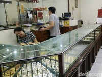 Ramai-ramai Jual Emas Habis Libur Lebaran
