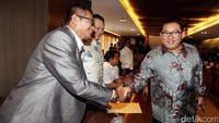 Agun Gunandjar terpilih menjadi ketua pansus dengan wakilnya adalah Risa Mariska (PDIP), Taufiqulhadi (NasDem), dan Dossy Iskandar (Hanura).