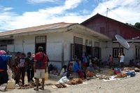 Suasana pasar di Distrik Kokas (Dadang Lesmana/ACI)