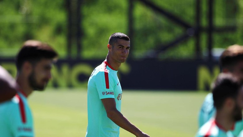 Cristiano Ronaldo (REUTERS/Pedro Nunes) Cristiano Ronaldo (REUTERS/Pedro Nunes)