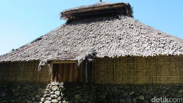 Bentuk Masjid Bayan Beleq yang masih otentik (Afif/detikTravel)