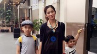 Bunga Zainal memang telah vakum dari dunia entertain dan lebih sering mengurus anak Sukhdev. (Dok. Instagram/bungazainal05)