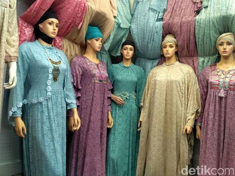  Gamis  Ini Jadi Tren Baju  Lebaran di  Tanah  Abang  dan 