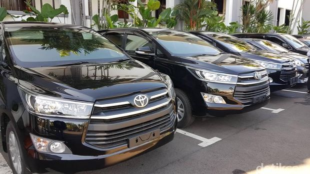 Hemm, Anggota DPRD Surabaya Dapat Innova Terbaru