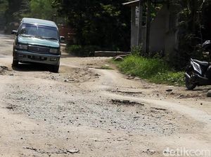 Jelang Mudik, Jalur Alternatif di Brebes Rusak Parah