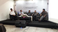 Hadir dalam pemaparan survei tersebut Direktur Program SMRC Sirajuddin Abbas, politisi Partai Golkar Yorrys Raweyai, politisi PDIP Maruarar Sirait, dan politisi Gerindra Ferry Juliantono. 