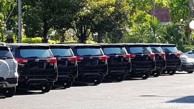 Hemm, Anggota DPRD Surabaya Dapat Innova Terbaru