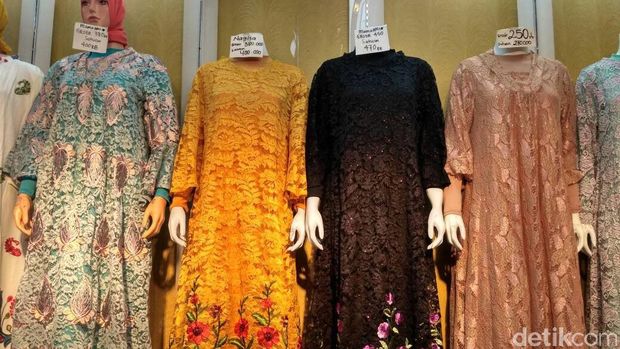 Gamis Nagita Slavina Baju  Lebaran yang Paling Dicari di  