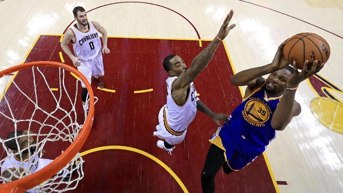 Warriors Tundukkan Cavs Lagi, Kini Unggul 3-0