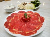 Sekai: Berbuka Lengkap dengan Sushi dan Shabu-shabu
