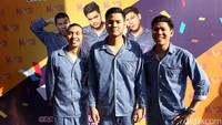 Mereka tampil kompak dengan piyama tidur berwarna biru. Pool/Palevi S/detikFoto.