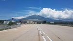 Gerbang Tol Salatiga Berlatar Gunung Merbabu