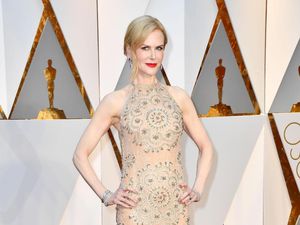 3 Momen Fashion Nicole Kidman yang Mengejutkan di 2017