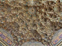 Muqarnas, Keajaiban Arsitektur Iran yang Bikin Bangunan Terasa dari Dunia Lain