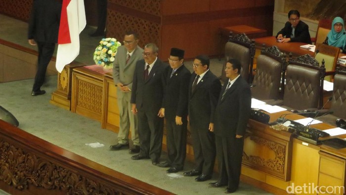 DPR Sepakati 3 Anggota DKPP, Termasuk Mantan Ketua Bawaslu