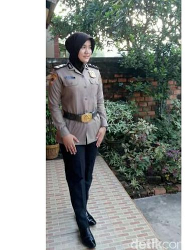 Bripda Rizka Munawaroh, hafiz Alquran yang bertugas di Polda Sumsel