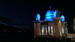 Foto: Masjid Terapung Palu dengan Cahaya 7 Warna Sebelum Kena Tsunami