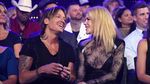 Mesranya Keith Urban dan Nicole Kidman di CMT Awards