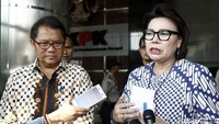 Menkominfo Rudiantara dan Wakil Ketua KPK Basaria Panjaitan memberikan keterangan pers usai pertemuan.