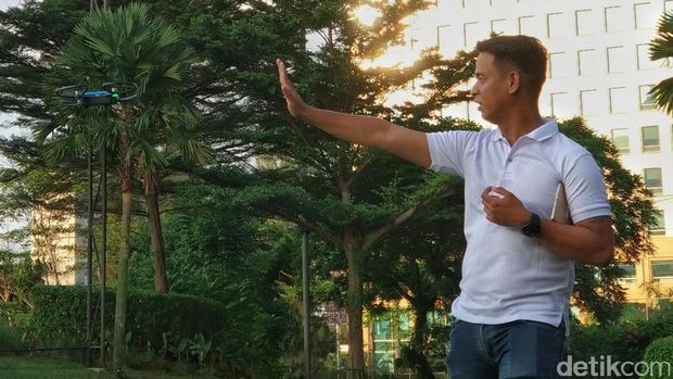 Menjajal Drone Mini DJI Spark, Seperti Apa?