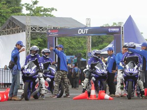 Aman Berkendara dengan All New R15