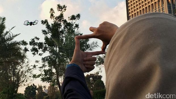 Menjajal Drone Mini DJI Spark, Seperti Apa?