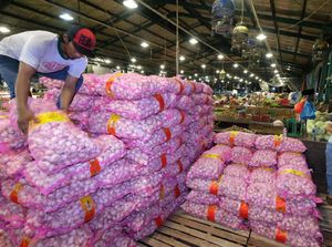 Puluhan Ton Bawang Putih di Surabaya Dijual Rp 20 Ribu/Kg