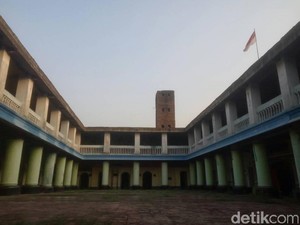 Masjid di Tangerang ini Konon Punya Seribu Pintu, Percaya?