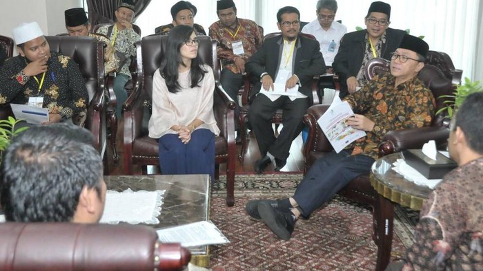 Ketua MPR: Atasi Perbedaan dengan Dialog dan Silaturahmi