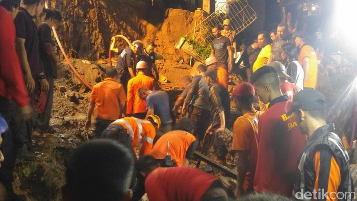 Talud di Semarang Longsor, 2 Pekerja Dalam Pencarian