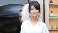 Farah Quinn merasa sudah saatnya mengubah penampilan karena tak lagi muda. Foto: Ismail/detikHOT