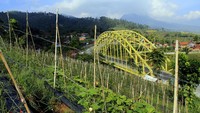 Durasi perjalanan menggunakan jalur alternatif ini terbilang lebih singkat daripada menggunakan jalur Nagreg. Pool/Wisma Putra.