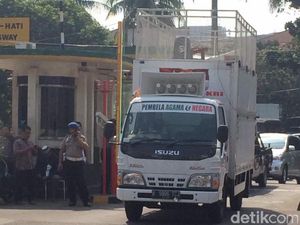 Aksi Bela Ulama 96, Mobil Komando Masuki Masjid Istiqlal