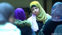 Hari ini, tim Jazirah Islam berjanji bertemu dengan seorang muslimah dari area Fenham, sebuah tempat di Newcastle yang banyak dihuni oleh para pelajar. Namanya, Aisha Abdul Hadi. Irfan Padli/TRANS7.