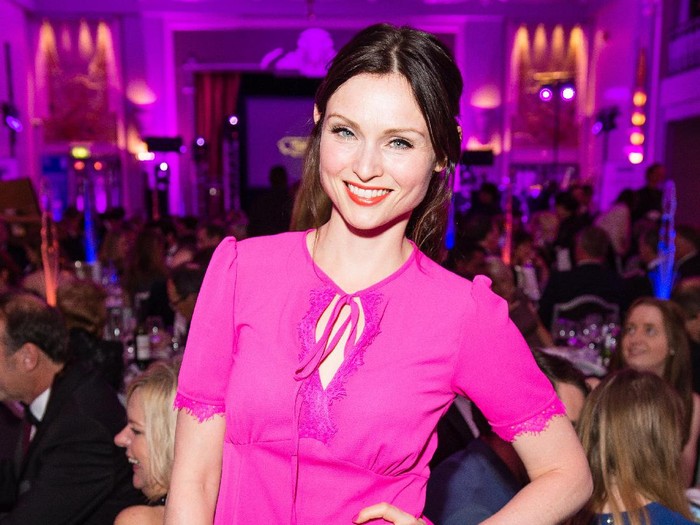 sophie ellis-bextor LONDON, ENGLAND - JUNE 08: Sophie Ellis Bextor attends the National Youth Theatres A Night for Life at Park Lane Hotel on June 8, 2017 in London, England. (Photo by Jeff Spicer/Getty Images for National Youth Theatre)