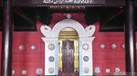 Unik! Masjid Kuno di Cirebon Ini Serba Merah