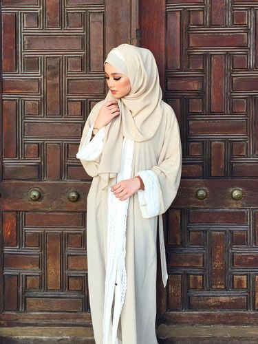 Foto: Ini Radiah Sarip, Pramugari Cantik Berhijab Populer di Instagram