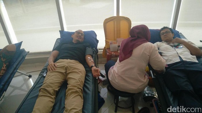 Sandiaga Ikut Donor Darah untuk Penderita Thalasemia di RSCM