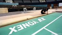 Jika pada tahun-tahun sebelumnya turnamen BCA Indonesia Open Super Series Premier 2017 dihelat di Istora Senayan, kali pihak panitia memindahkan venue ke Plenary Hall, Jakarta Convention Centre (JCC).