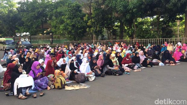 Massa Aksi Bela Ulama 96 bertambah jumlahnya