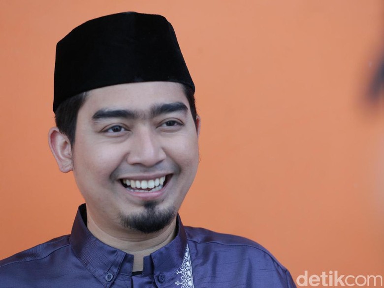 Aa Gym Laku di Pilgub Jabar, Ustad Solmed Ingatkan Soal Mampu atau Tidak Aa Gym Laku di Pilgub Jabar, Ustad Solmed Ingatkan Soal Mampu atau Tidak