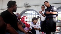 Menjelang arus mudik Lebaran 2017, PT Kereta Api Indonesia (KAI) Daop I melakukan sejumlah langkah antisipasi demi keselamatan penumpang. Dirut KAI Edi Sukmoro turun langsung melakukan inspeksi pelayanan penumpang di Stasiun Senen, Jakarta, Jumat (9/6/2017).