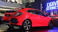 Honda Civic Hatchback tipe S dibanderol Rp 399 juta, eementara tipe E Rp 438 juta OTR Jakarta.