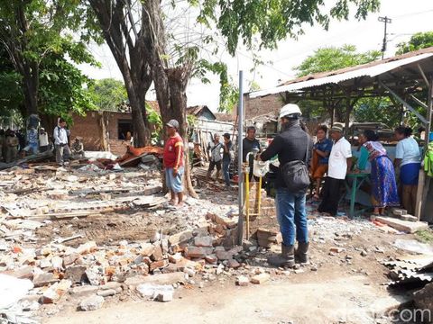 Bangli di Jalan Pandigiling sisi barat dibongkar
