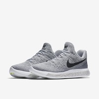 Ditengok di situs Nike Amerika Serikat, Nike LunarEpic Low Flyknit 2 abu-abu seharga US$ 140 atau sekitar Rp 1,8 juta. Sepatunya keren pak. Anak muda banget, modern, puji seorang netizen di Twitter. (Foto: Nike Store)